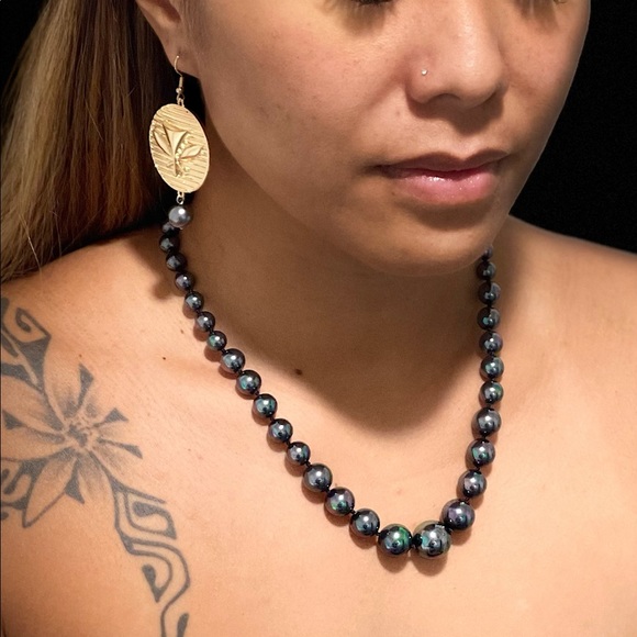 14k Gold Hawaiian Flag Earrings with Silver Pearl - Picture 2 of 8